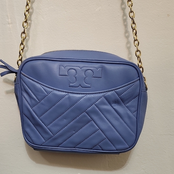 Tory Burch Handbags - Tory Burch Quilted Crossbody Bag in Periwinkle Blue with Gold Chain